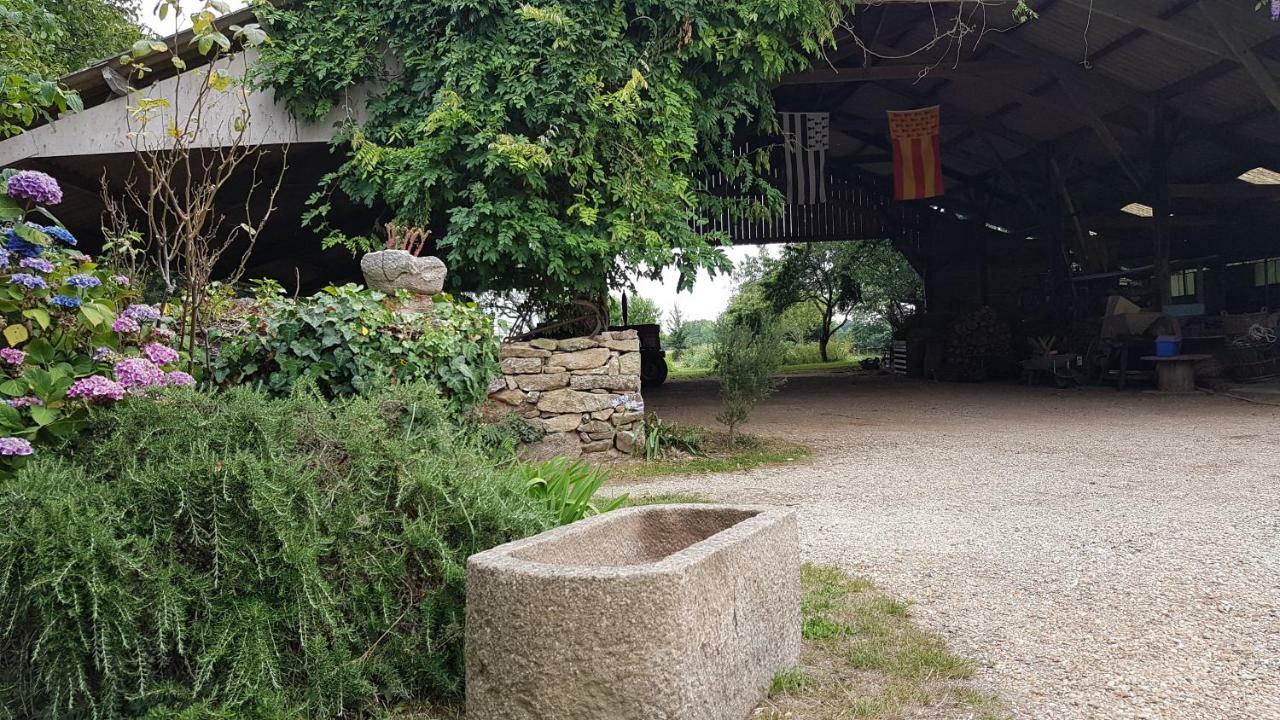 La Ferme De Kerhors Hotel Tréméoc Bagian luar foto
