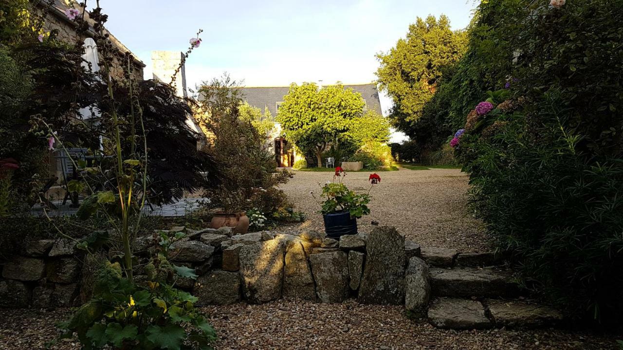 La Ferme De Kerhors Hotel Tréméoc Bagian luar foto