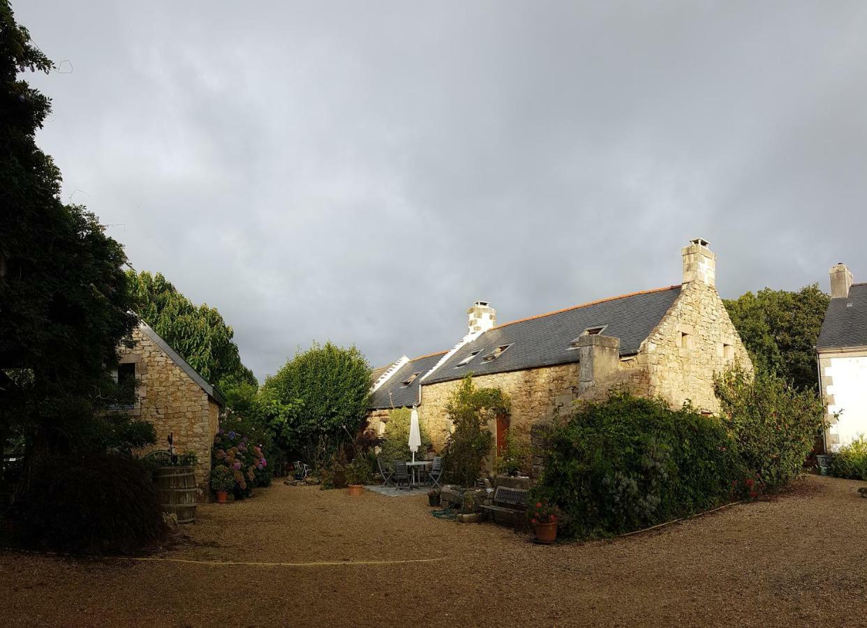 La Ferme De Kerhors Hotel Tréméoc Bagian luar foto